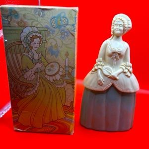 Avon Vintage Fashion Figurine Colonial Lady